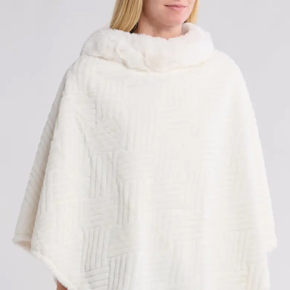 Nanette Lepore Vibrant Pink Fuzzy Sweater/Poncho - Picture 8 of 8